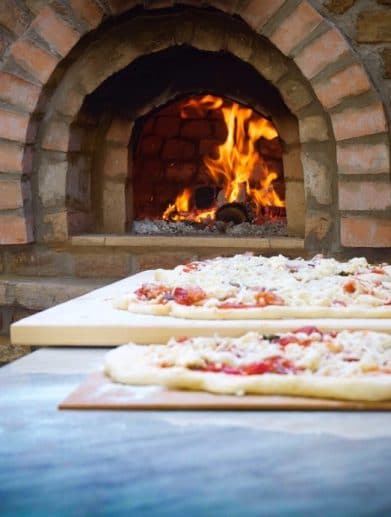four à pizza extérieur